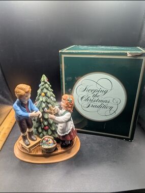 Vintage 1982 Avon 2nd Edition Children Decorating Tree Figurine